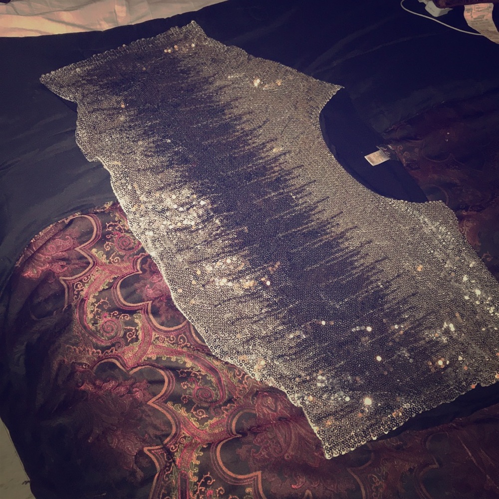 Sliver sequined crop top